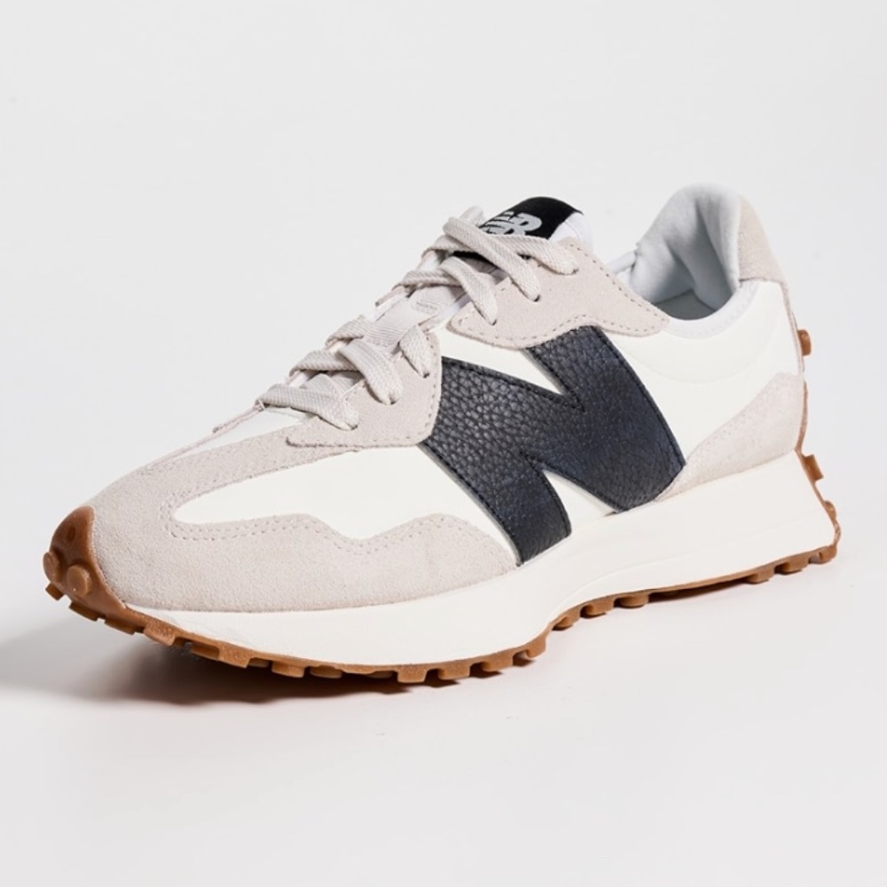 NWT/IN BOX New Balance 327 Women's Sneakers Size 6.5